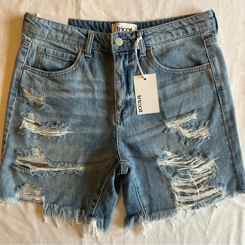 Boutique TRICOT Distressed Denim Girlfriend Shorts Medium NWT‎